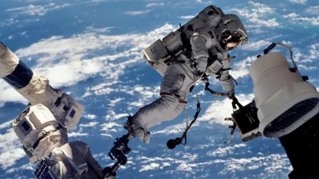 Майкл Фоул в общей сложности провел в космосе более года