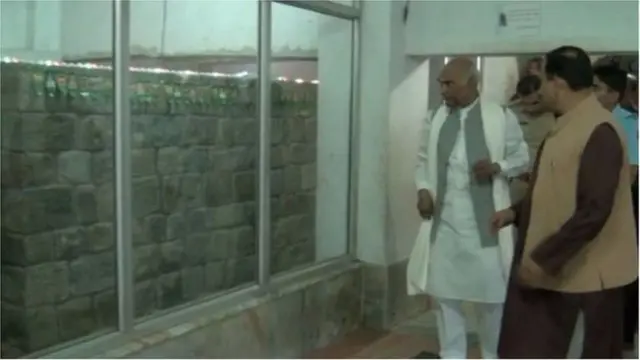 વર્ષ 2016માં જ્યારે રામનાથ કોવિંદ બિહારના રાજ્યપાલ હતા, તે સમયે તેમણે પાથરીનો પ્રવાસ કર્યો હતો.