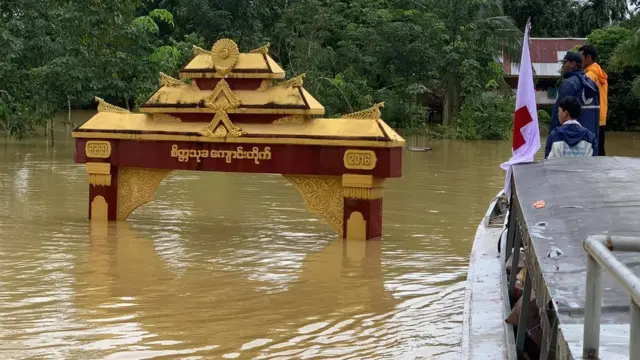 တနင်္သာရီ မြစ်ရေ ဟာ မြို့ရဲ့ အန္တရာယ် ရေမှတ် ၂၄ ပေအထက် ၂ပေကျော် မြင့်တက်နေ