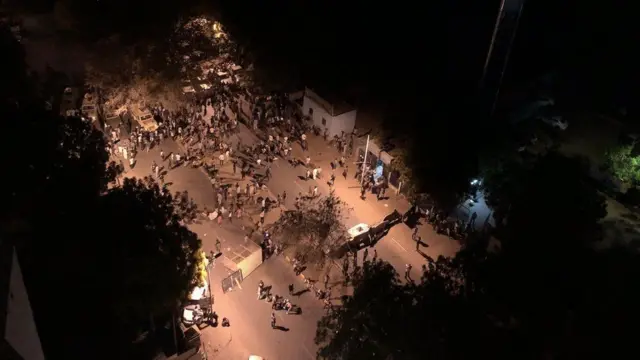 موجات الاحتجاج بدأت في ديسمبر/كانون الأول