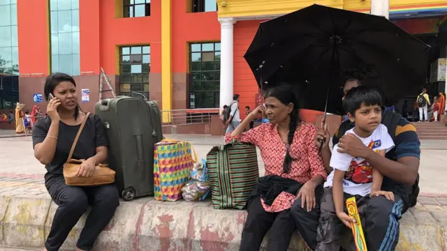 परेशान यात्री