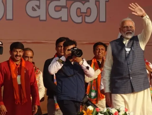 दिल्ली विधानसभा चुनाव में प्रचार के दौरान प्रधानमंत्री मोदी