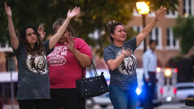 स्कूल में फायरिंग