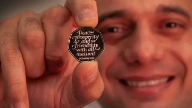 ساجد جاوید، وزیر دارایی بریتانیا از این سکه رونمایی کرده است