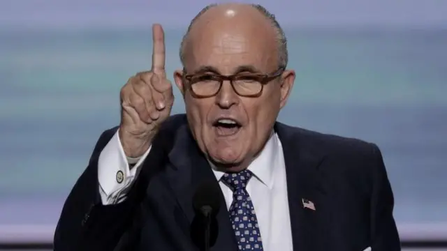 El exalcalde de Nueva York, Rudolf Giuliani, brind'o un discurso