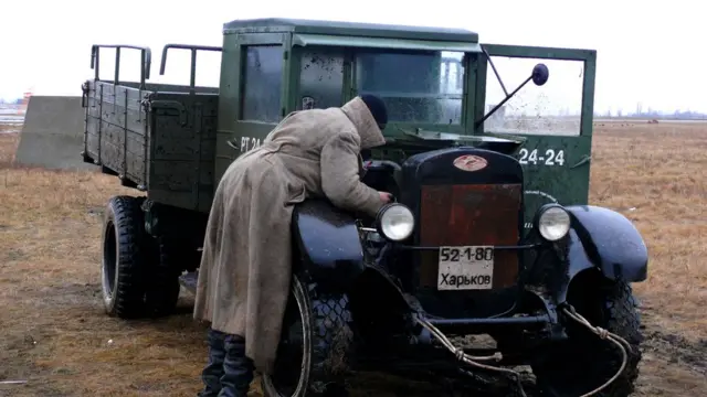 Механік і вантажівка