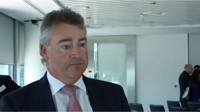 Улуу Британиянын Кыргызстандагы элчиси Робин Орд-Смит