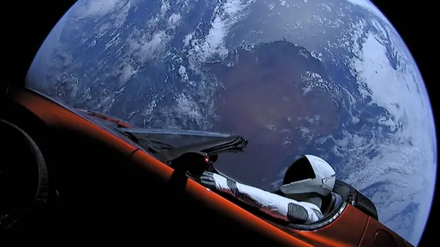 Tesla en el espacio