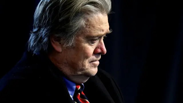 Steve Bannon de perfil
