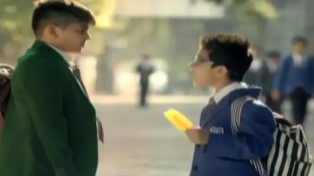 টিভিতে বিজ্ঞাপন প্রচারের একটি অংশ