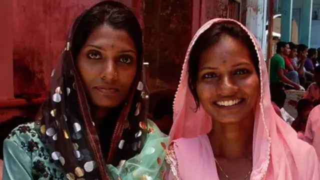 दुर्गा गुडिलु आणि त्यांची बहीण