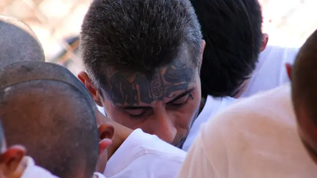 Miembro de pandilla en El Salvador