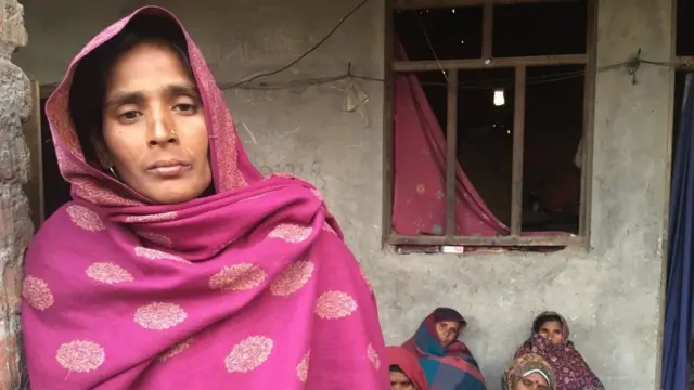 શોકગ્રસ્ત પરિવારજનો