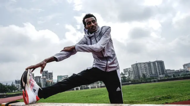 Yoomiif Qajeelchaan Olompikii Tookiyoo irratti 10,000m'n atileetota Itoophiyaa bakka bu'an keessaati