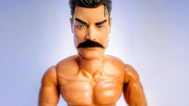 正在經歷青春期的孩子仍然還是個孩子，但特別容易受到成年人不受歡迎的關注(Credit: BBC/Getty Images)