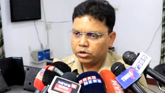 बिश्वनाथ ज़िले के पुलिस अधीक्षक राकेश रोशन