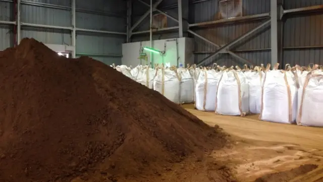 မြေရှားသတ္တု