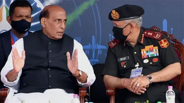రక్షణమంత్రి రాజ్నాథ్ సింగ్తో జనరల్ రావత్