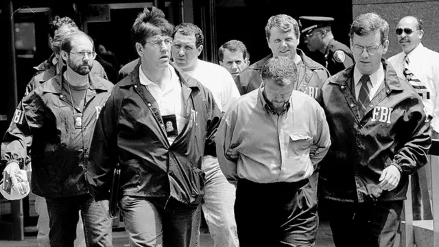 Вячеслав Иваньков в сопровождении агентов ФБР