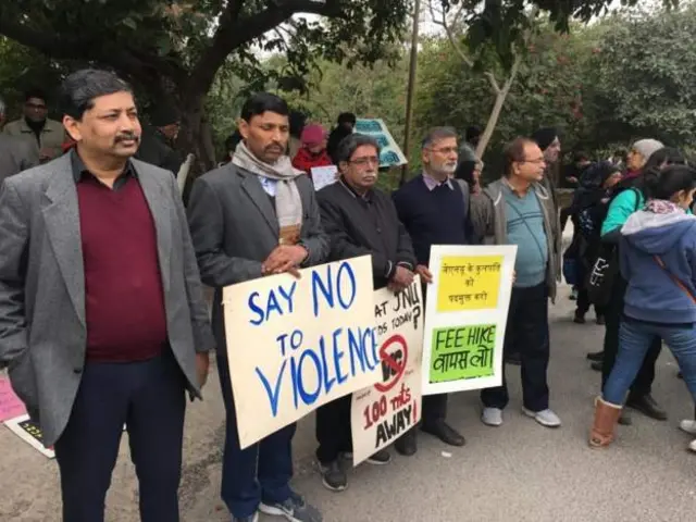 ஜே.என்.யு ஆசிரியர்கள் போராட்டம்