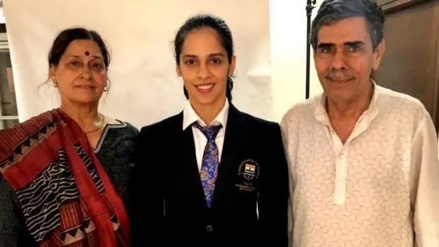 સાઇના નેહવાલ માતા પિતા સાથે