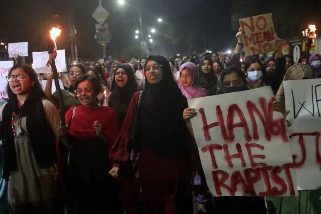 ধর্ষকদের সর্বোচ্চ শাস্তির দাবি জানানো হয় 