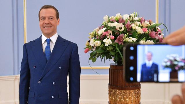 Дмитрий Медведев и цветы