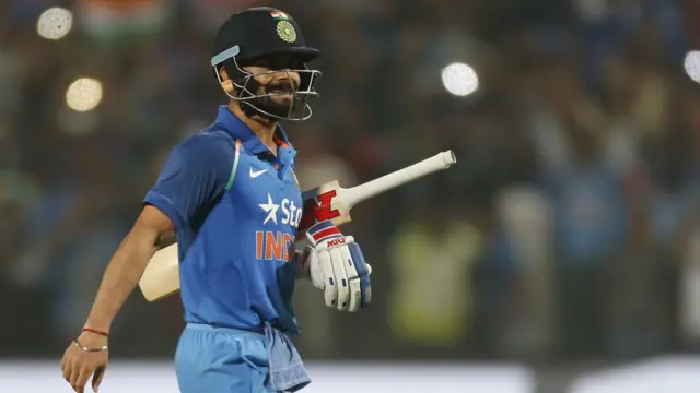 शतक लगाने के बाद कोहली