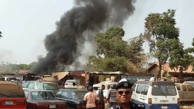 Tanka na-agba ọkụ