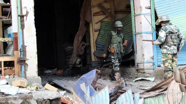 ઘટનાસ્થળ અને બે જવાનોની તસવીર