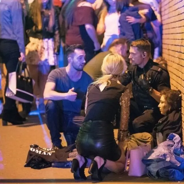 මැන්චෙස්ටර් නගරය අවට රෝහල් හයක තුවාල ලැබුවන්ට ප්‍රතිකාර කෙරේ.