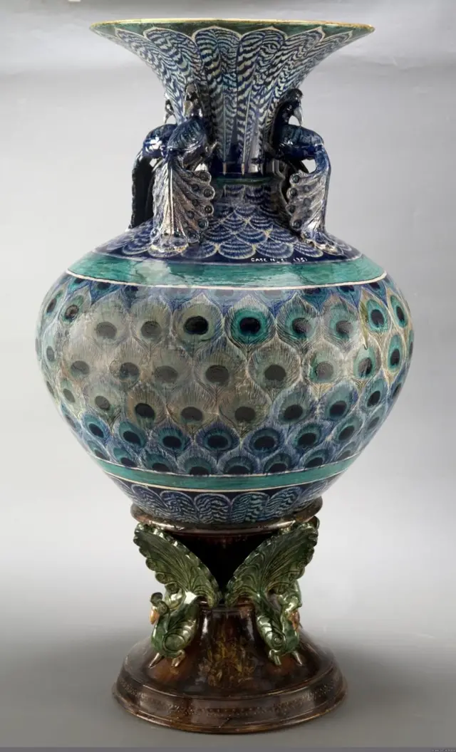 सिरॅमिक पॉटरीचा नमुना