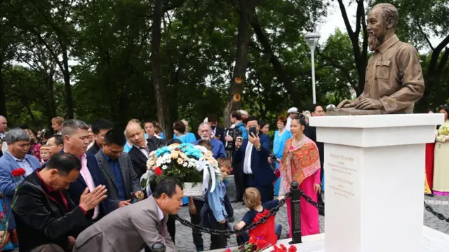 Tượng đài Hồ Chí Minh được dựng ở Vladivostock năm 2019