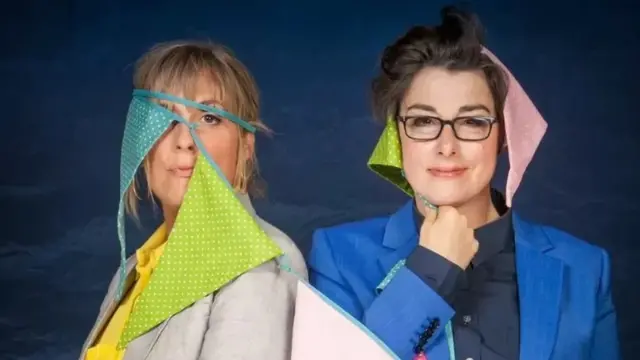 Şəkil. "Great British Bake Off" verilişinin keçmiş aparıcıları Mel Giedroyc və Sue Perkins