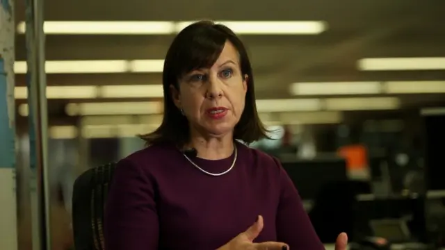 बीबीसी पत्रकार लिस डूसेट लंबे समय से जंग पर 'रिपोर्टिंग' कर रही हैं