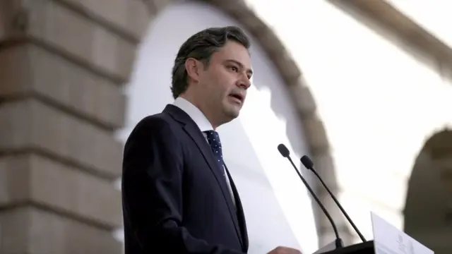 El secretario de Educación Aurelio Nuño fue corregido por una estudiante de 8 años de edad.