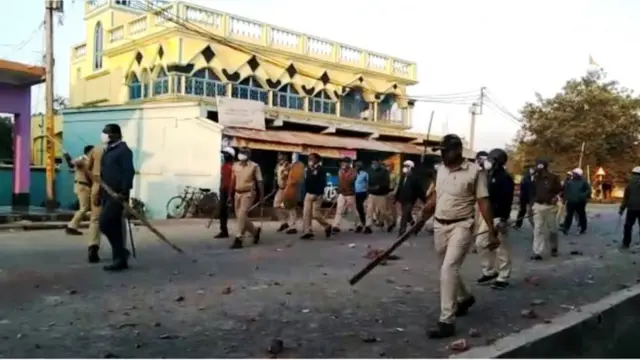 पश्चिम बंगाल के मुर्शिदाबाद में हिजाब को लेकर हिंसक हुई भीड़