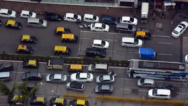 मुंबई की एक गली की तस्वीर