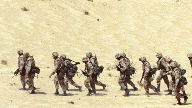 القوات الأمريكية في مطار الظهران في السعودية