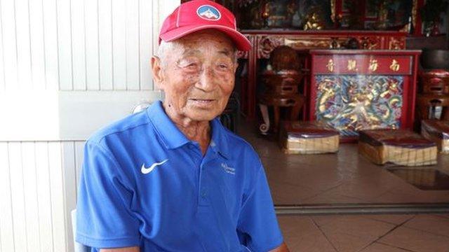 89岁的吴有庆，当年担任民防队运补队长，一当就是10年。