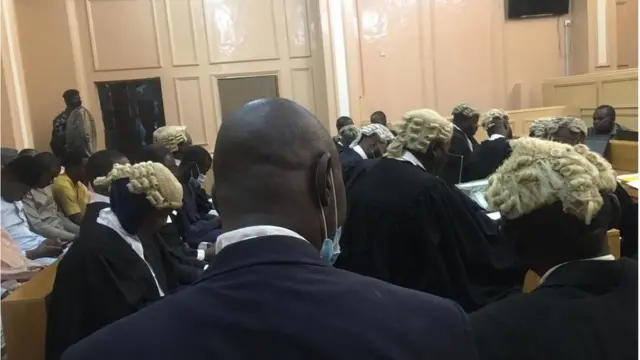 Di court say dem go announce day for judgement for di case and go serve both set of lawyers