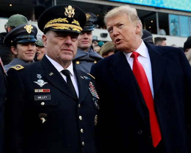Mark Milley và Donald Trump tháng 12 năm 2018
