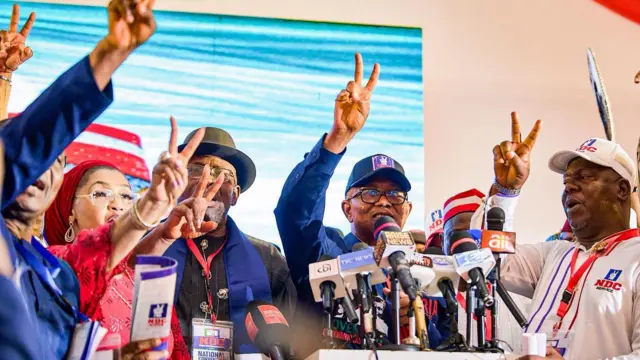 Foto Peter Obi, Seriake Dickson ọtụtụ ndị ọzọ bịara na nnukwu ọgbakọ NDC mere n'Abuja n'ụbọchị Satọde 9 Mee, 2026