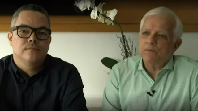 Víctor Angeli (der.) y su pareja