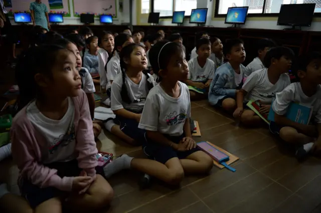 พับเพียบ