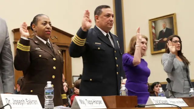 Art Acevedo frente a un comité del Congreso