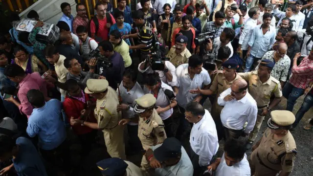 મુંબઈ એલ્ફિન્સ્ટન રેલવે સ્ટેશન હોનારત