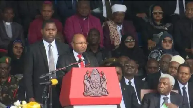 Umushikiranganji wa mbere w'u Burundi Bwana Bunyoni niwe yari arongoye intumwa z'u Burundi