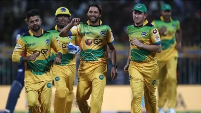 پښتون لوبډلې د لس اوره کرېکټ د ټورنمنټ د پیل په لومړۍ ورځ خپلې سیالې لوبډلې مراتا اربینز لوبډلې ته په ۲۵ منډو ماتې ور کړه.