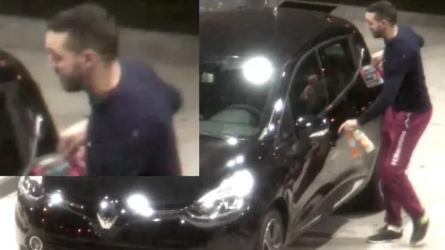 محمد عبريني يستقل السيارة